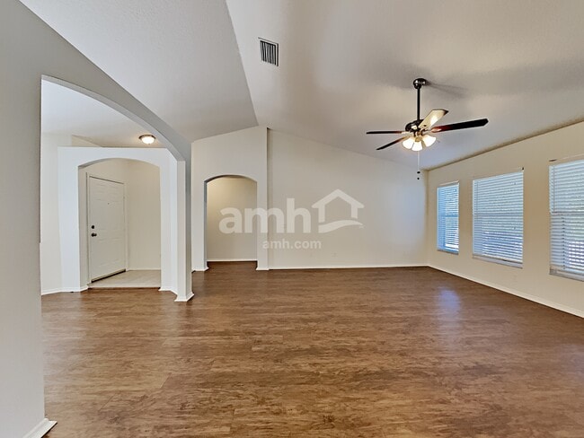 Photo - 312 116th St E