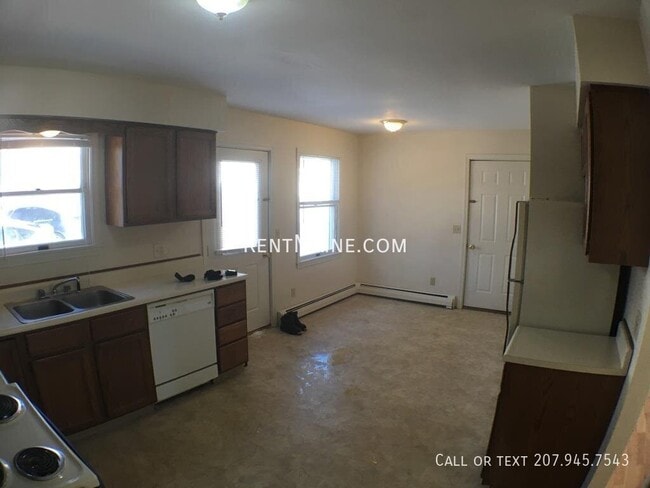 114 Main Rd S Unit B