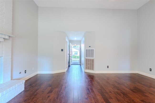 Photo - 9310 Jan Glen Ln