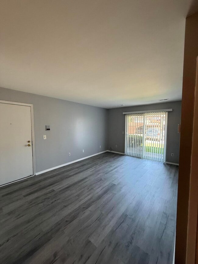 Photo - 7708 Manor Cir Unit Apt 103