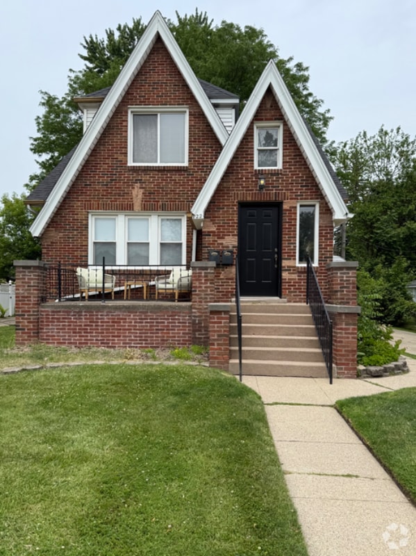 Building Photo - 122 W Houstonia Ave Rental