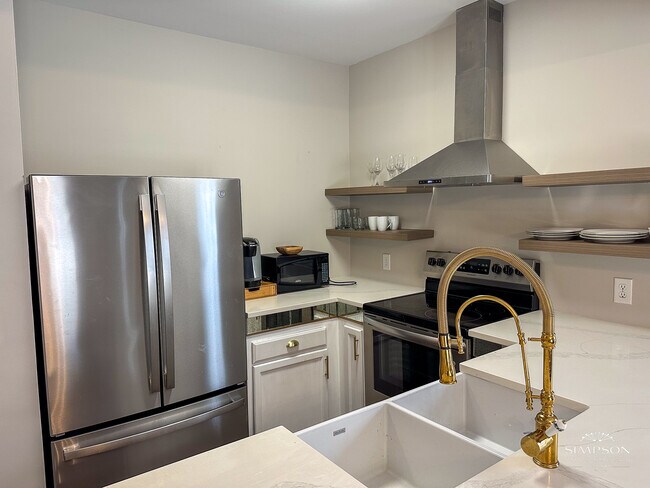 Photo - 410 E 16th St