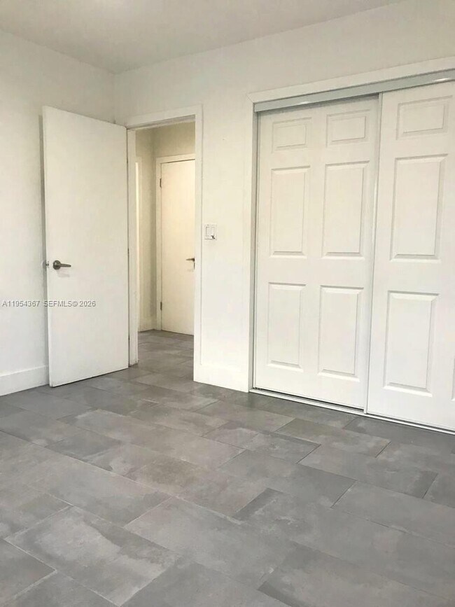 Photo - 17031 NE 21st Ave Unidad 11