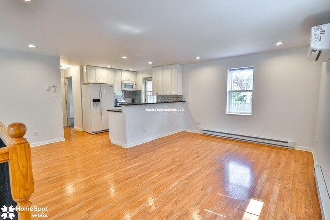 Photo - 1612 Center St
