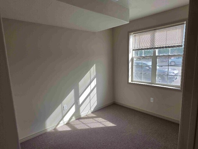 Photo - 14 4th St NW