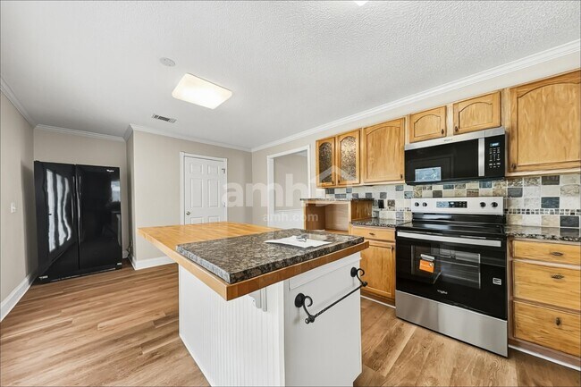 Photo - 128 Barrington Rd