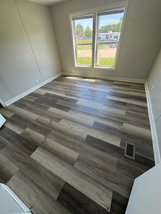 Photo - 2552 Smith Ave