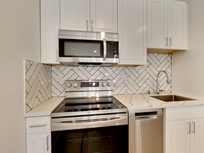 Photo - 1504 Newlands Ave Unit 102