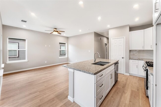 Photo - 5218 Jezebel St