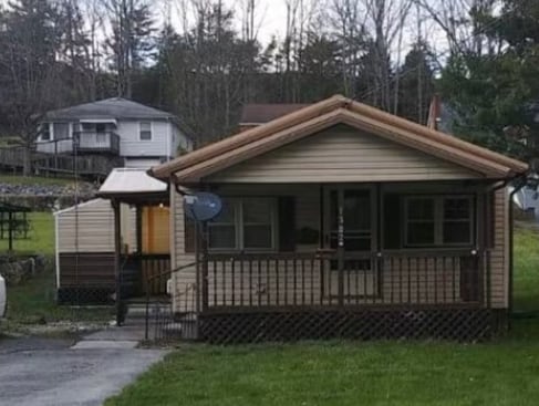 Building Photo - 1302 Stadium Dr