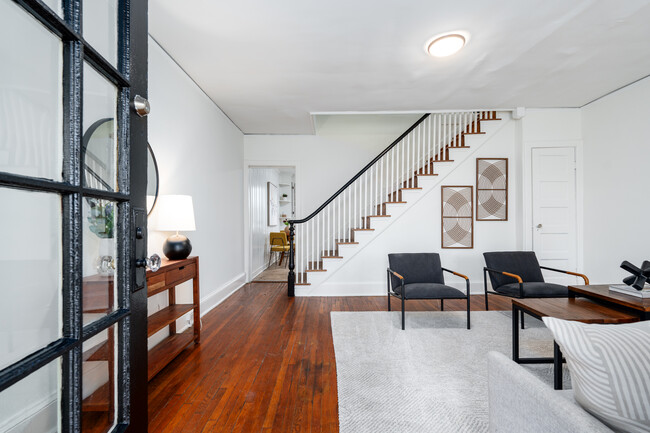 Photo - 3012 W Leigh St Townhome