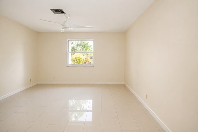 Photo - 13741 Flora Pl
