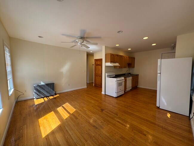 Photo - 20 Alberta Ter Unidad #2