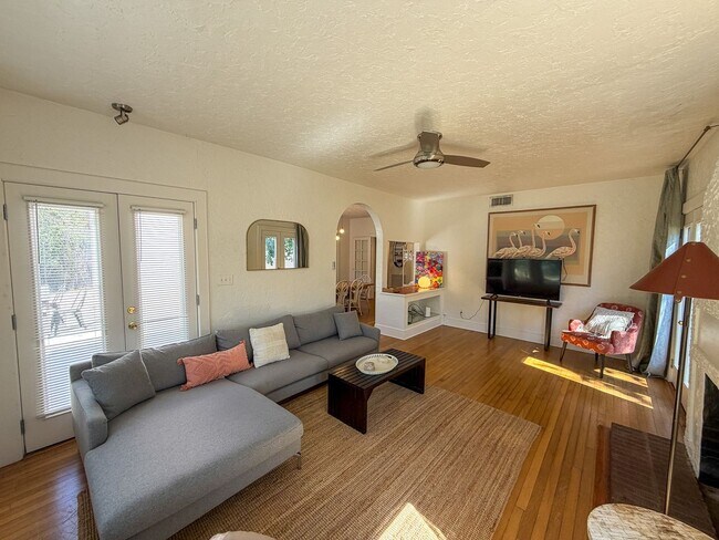 Photo - 15 NW 26th St