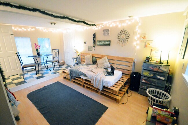 Photo - 907 E 38th St Unidad B