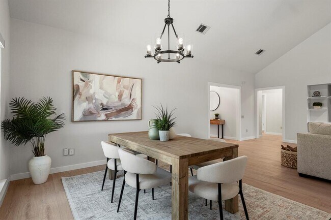 Photo - 6304 Walebridge Ln