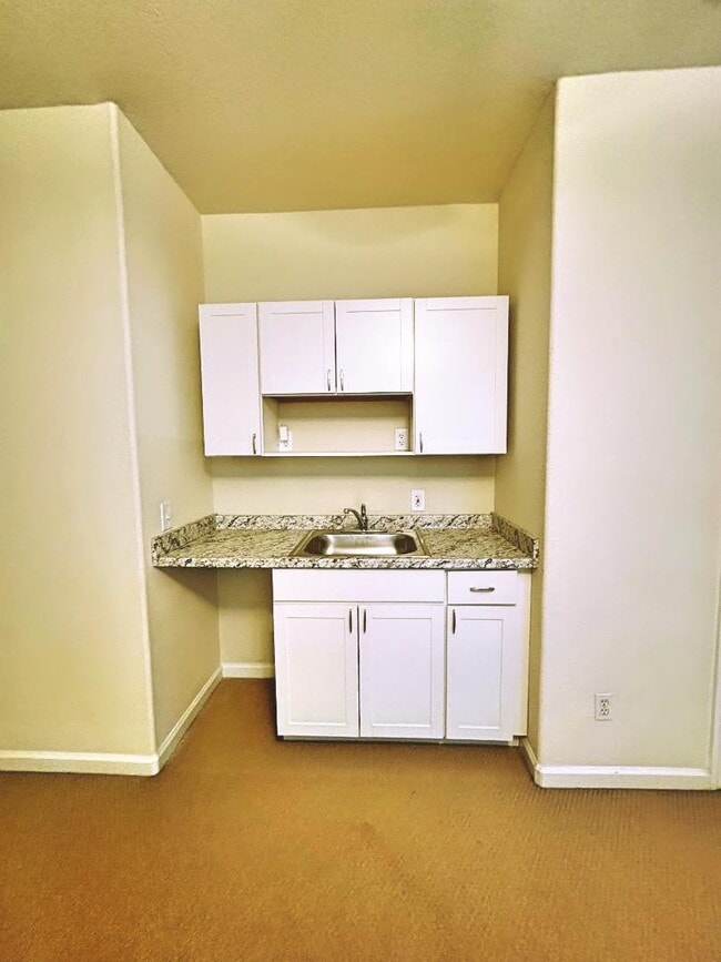 Photo - 784 Begonia Dr