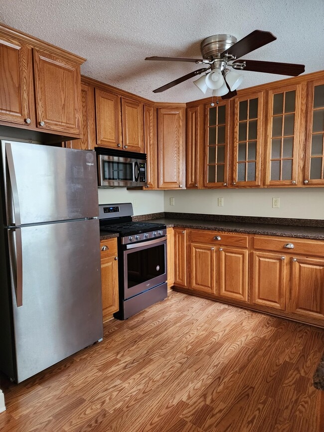 Photo - 112 Maplewood Ave SW