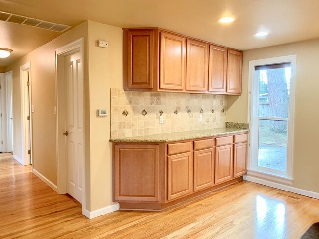 Photo - 405 167th Ave SE