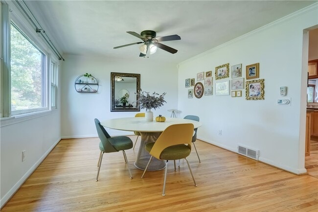 Photo - 984 Danby Dr