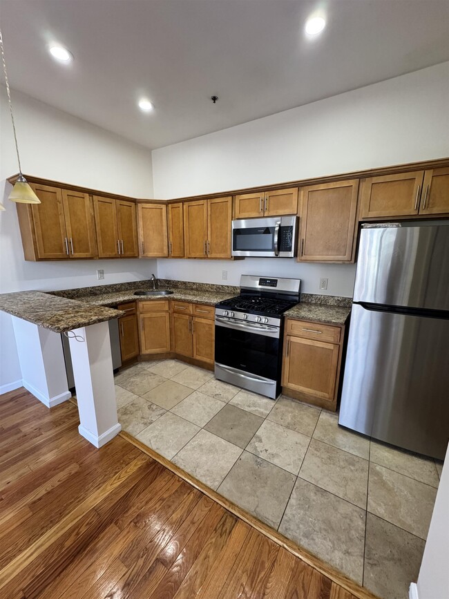 123 43rd St Unit 4