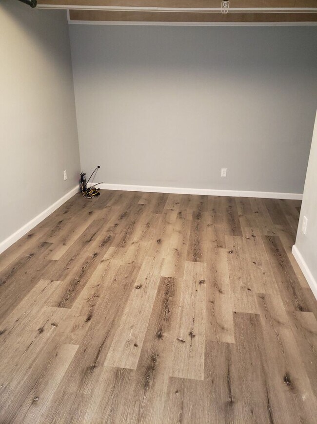 Photo - Newly Renovated! 2nd Floor 1 Bedroom 1 Bat... Unit 1