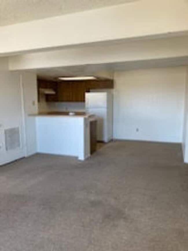 Laughlin Bay Village 2 Bedroom Condo! House Rental in Laughlin, NV