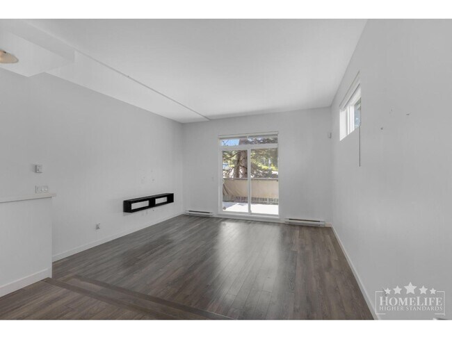 Photo - 15268-15228 28 Ave