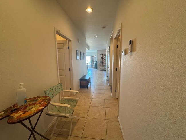 Photo - SHORT TERM FULLY FURNISHED 3BD/3BA TOWNHOUSE