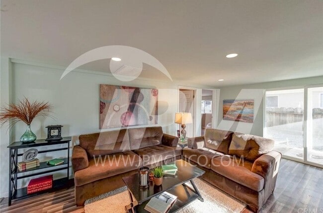 Photo - 842 Alice Ln