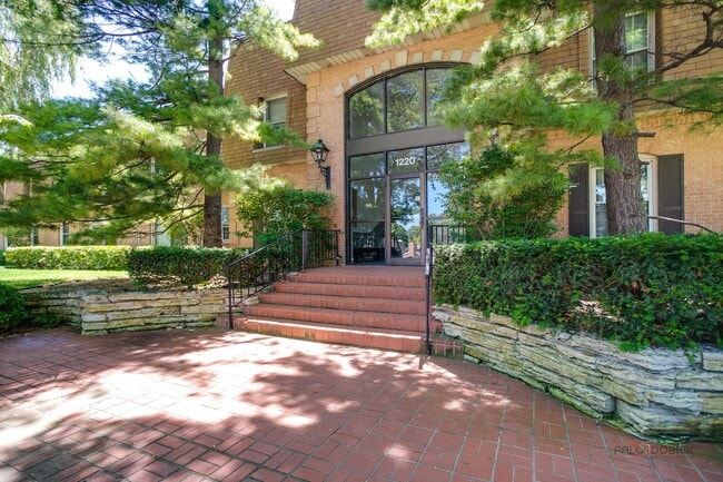 Photo - 1220 Park Ave W Unit 101