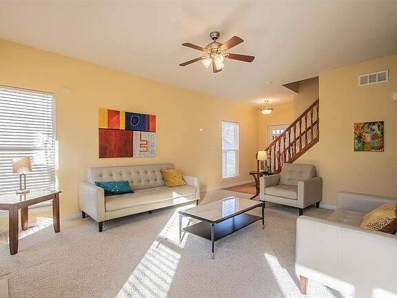 Photo - 320 Willott Square Dr