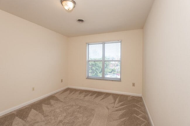 Photo - Walk to UC & UC Medical | 1BR/2BR Apartments