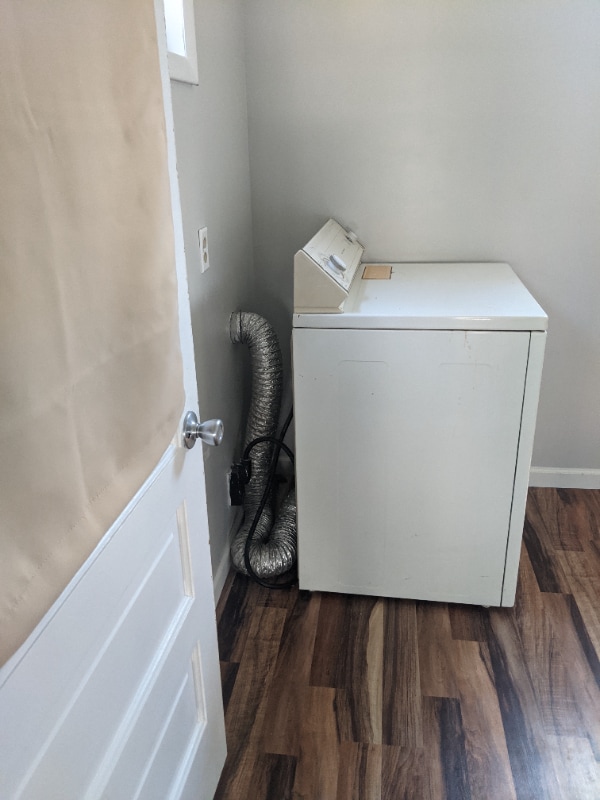 Photo - 1077 Davey Ave