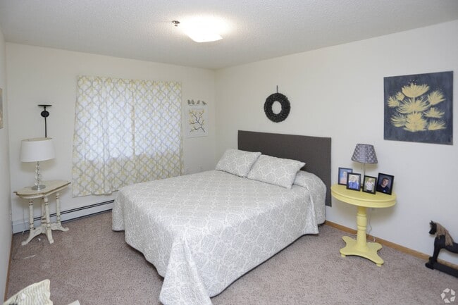 Photo - Isanti Village II