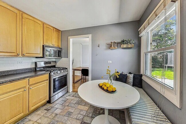 Photo - 318 W Hackberry Dr