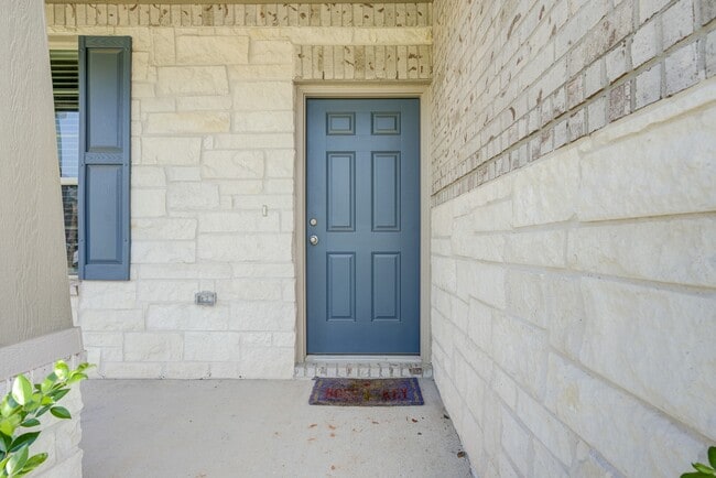 Photo - 338 Shady Cedar Hl Ln