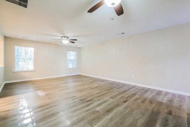 Photo - 2770 Mayfair Dr