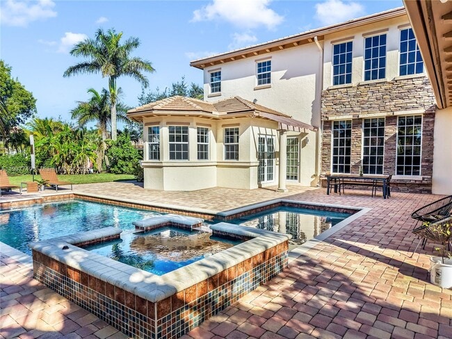 Building Photo - 12008 NW 69th Ct