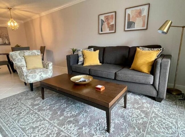 Building Photo - 2255 Lindell Blvd Unit 4206