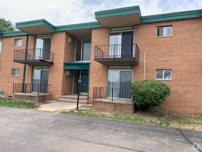 Building Photo - 1860 Axtell Dr Unit 8 Rental