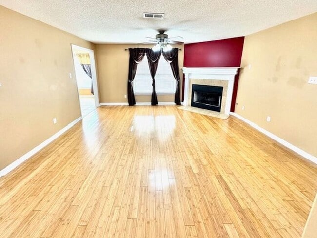 Photo - Now leasing a 4-bedroom 2.5 bath home in Arlington. Great location and great schools!