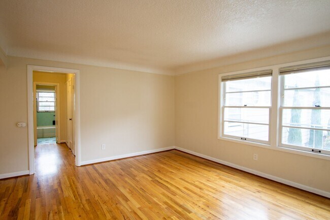 Photo - Fabulous Nob Hill 1Bdr Corner Apartment in Courtyard Building! Unidad 2411