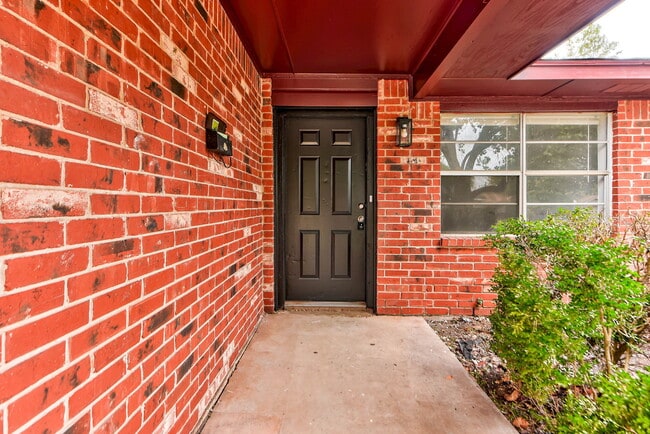 Photo - 1333 E Brooks St