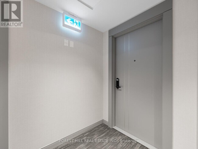 Photo - 700 Sheppard Ave W Unité 406