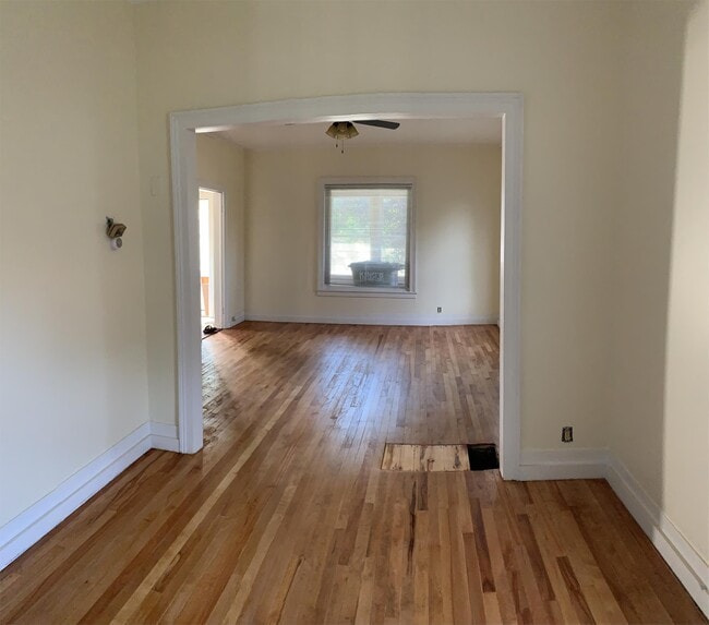 Photo - 103 W 8th St