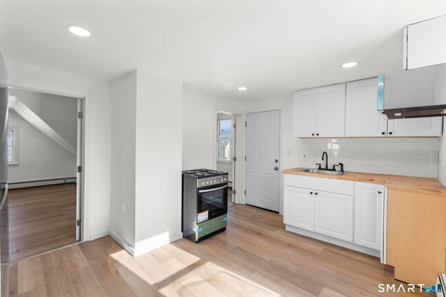 Photo - 26 Mc Lean St Unit 3