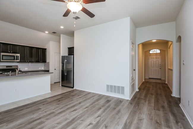 Photo - 625 Saguaro Dr