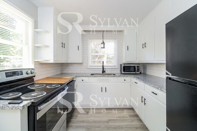 Photo - Cute, cozy and comfortable