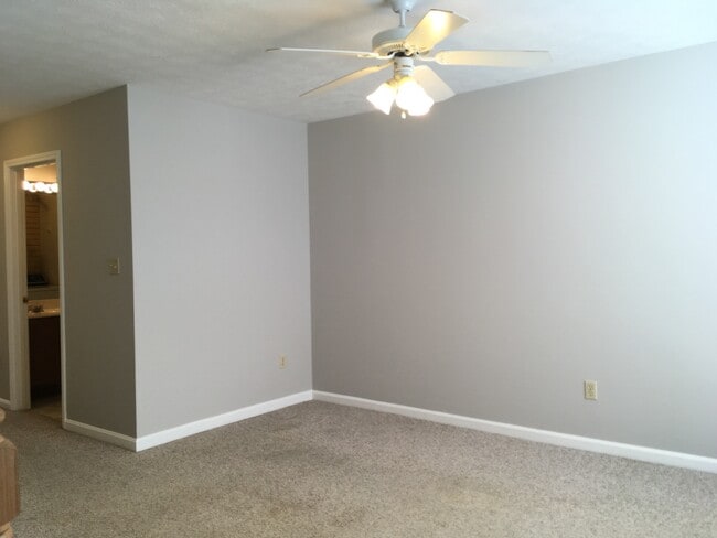 Photo - Lovely Townhouse! Fresh Paint, New Carpet, All Electric!  W/D Included, Privacy Fenced Backyard